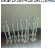 poros pelampung rice transplanter jajar legowo